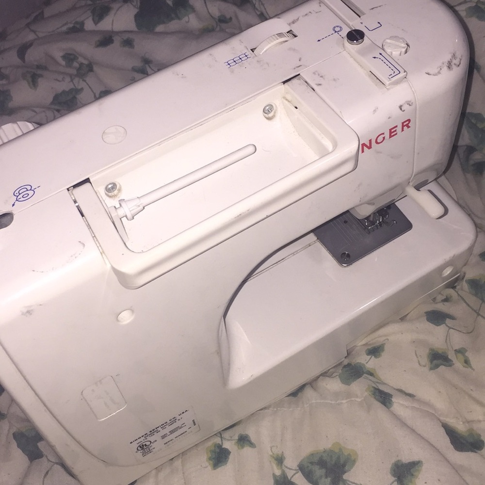 Singer prelude sewing machine